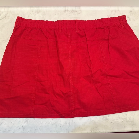 Fashion Nova Catalina Solid Cargo Red Mini Skirt Pockets Women’s Sz 1X Red New - Picture 4 of 7